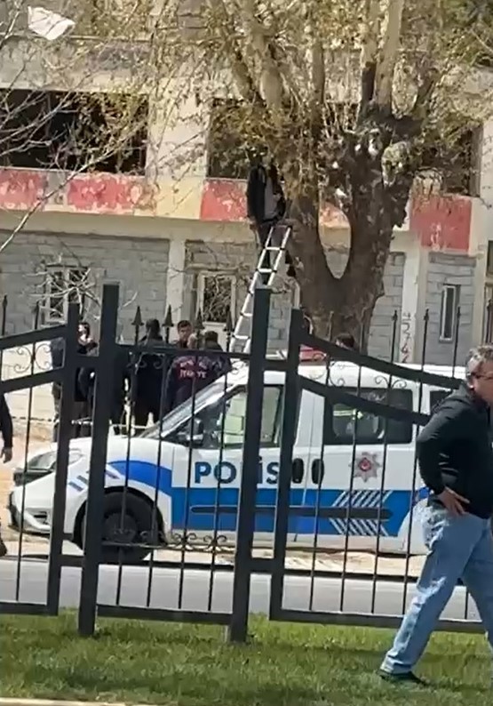 GAZİANTEP’TE AĞACA ASILLI HALDE BULUNDU