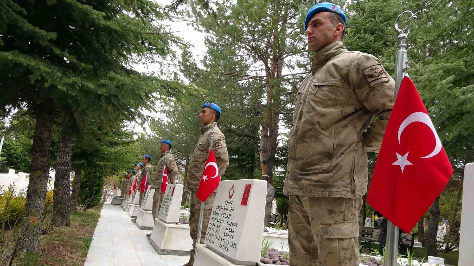 YOZGAT’TA RAMAZAN BAYRAMI ARİFESİNDE ŞEHİTLİK ZİYARET EDİLDİ