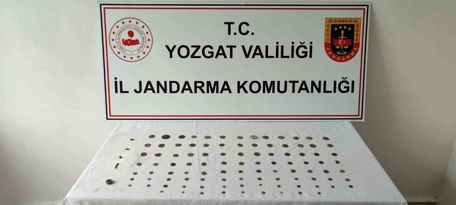 YOZGAT’TA TARİHİ ESER OPERASYONUNDA 100 SİKKE ELE GEÇİRİLDİ