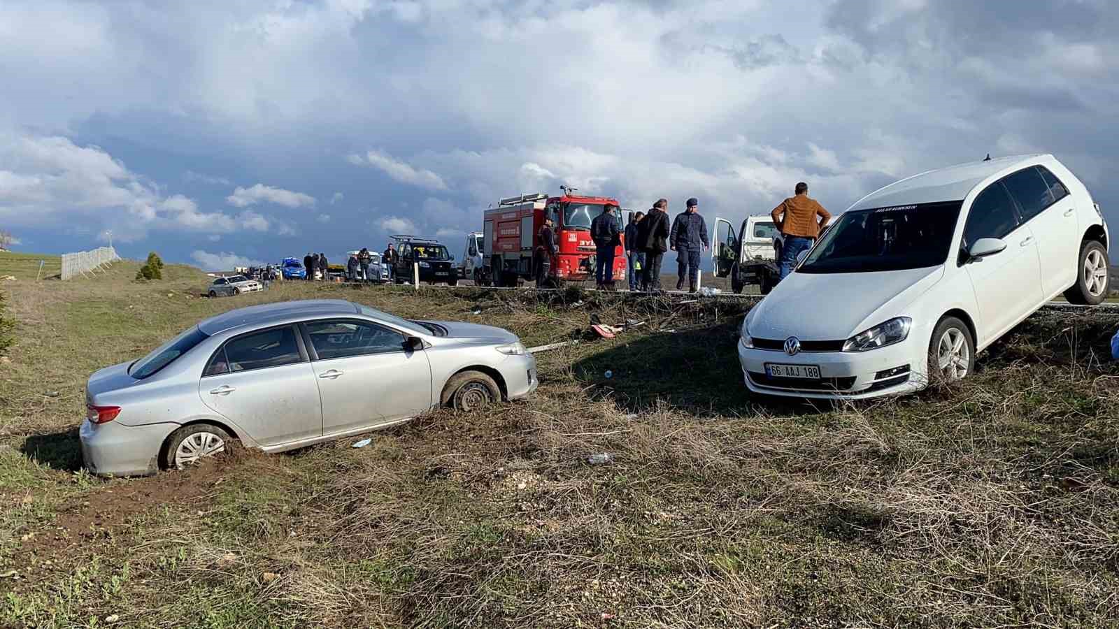 YOZGAT’TA ZİNCİRLEME TRAFİK KAZASI: 1 ÖLÜ 8 YARALI