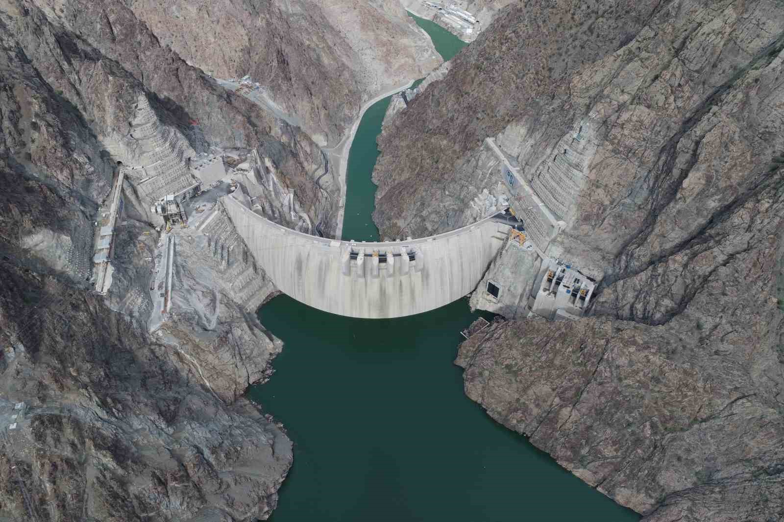ARTVİN'DE ÇORUH NEHRİ ÜZERİNDE YAPIMI TAMAMLANARAK 22 KASIM 2022'DE SU