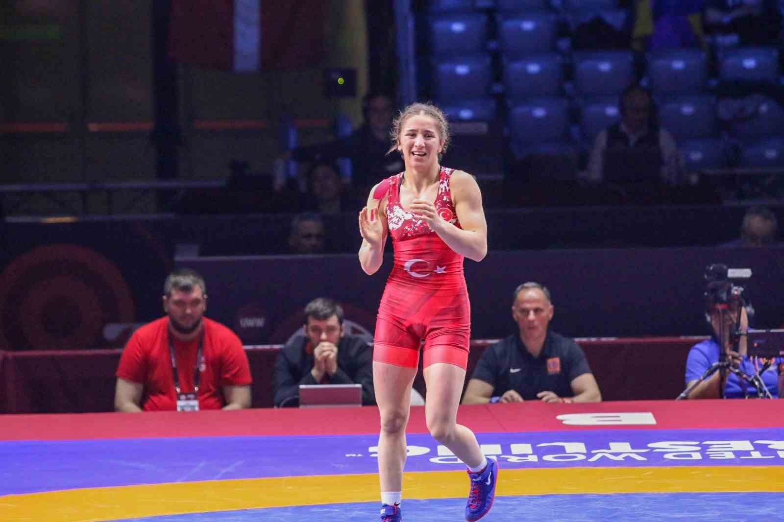 BÜYÜKLER AVRUPA GÜREŞ ŞAMPİYONASI KADINLAR 53 KİLOGDA ZEYNEP YETGİL, BRONZ
