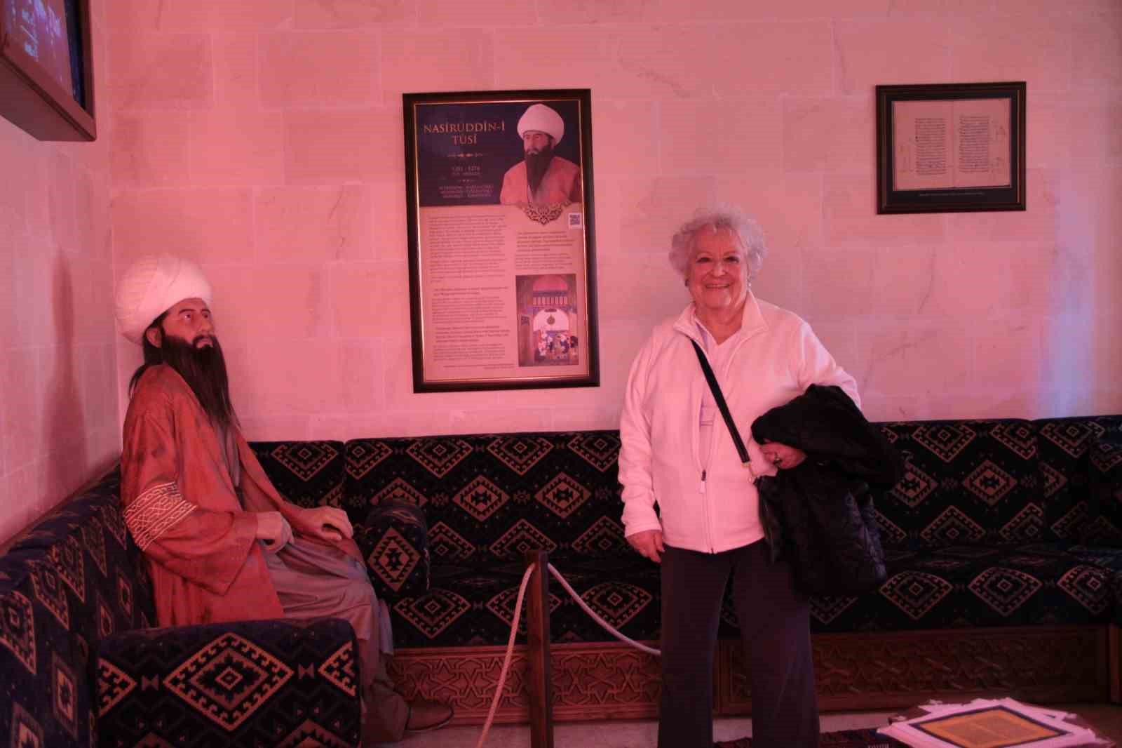 ANADOLU ÜNİVERSİTESİ TÜRK DÜNYASI BİLİM KÜLTÜR VE SANAT MERKEZİNİ ZİYARET