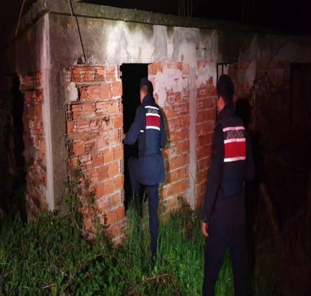 ZONGULDAK’TA JANDARMA EKİPLERİ 54 EKİPLE HALKI RAHATSIZ EDEN ŞAHISLARA VE