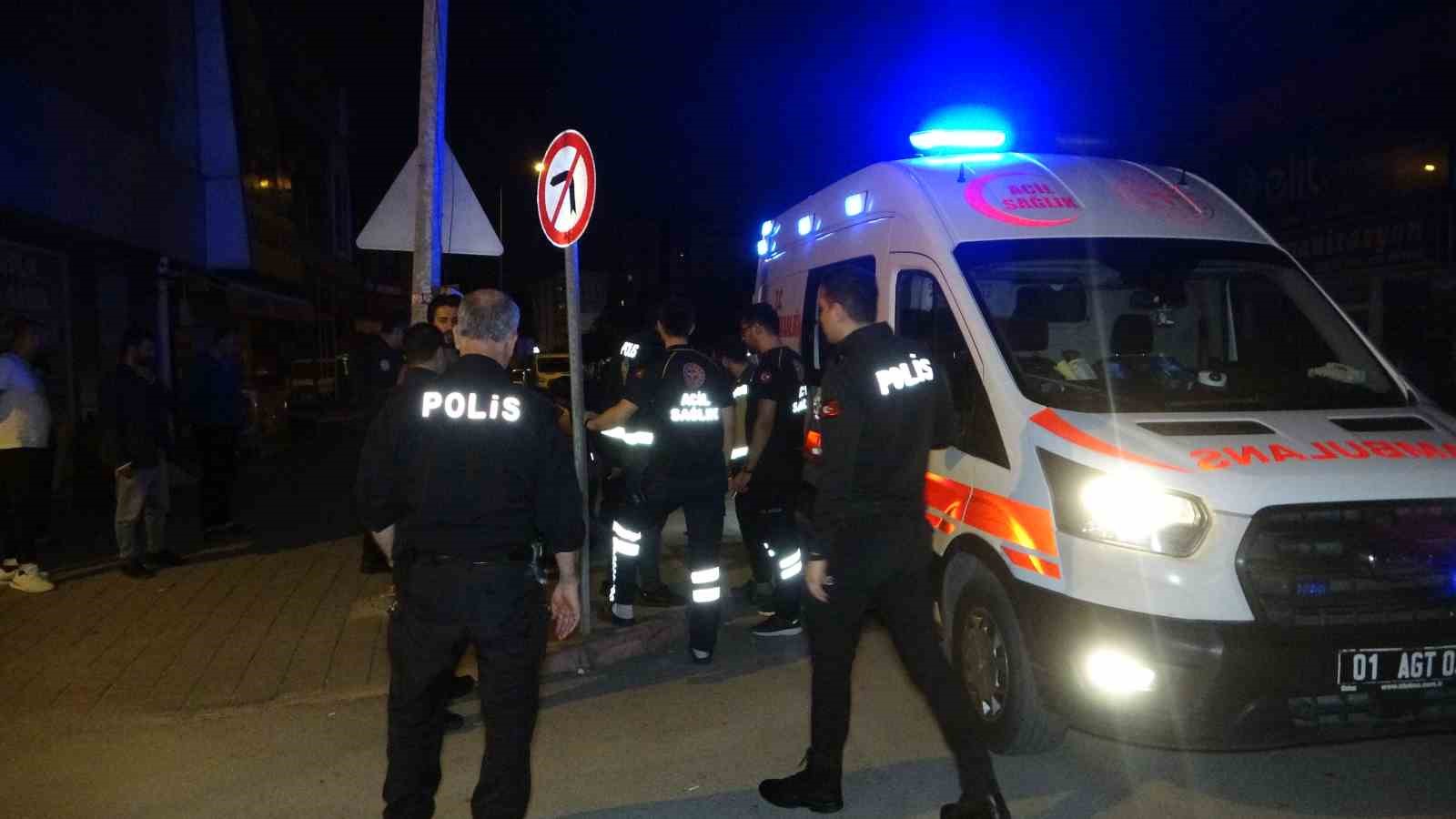 ADANA'DA 112 ACİL SAĞLIK EKİPLERİ MÜDAHALE ETMEYE GİTTİĞİ BİR KİŞİ