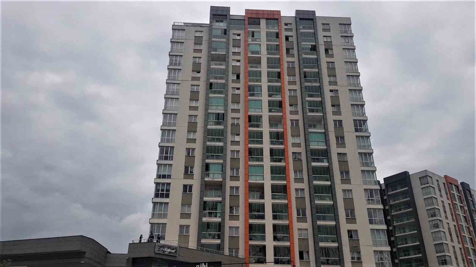 KARABÜK'TE 2 YAŞINDAKİ BEBEK 12'NCİ KATTAKİ EVİNİN PENCERESİNDEN DÜŞEREK YAŞAMINI