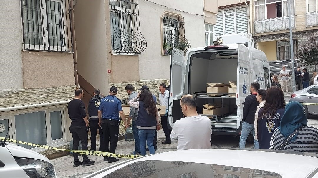 SİLİVRİ’DE BİR GENÇ, TARTIŞTIĞI ANNESİ VE ABLASINI VE KOMŞUSUNU BIÇAKLAYARAK