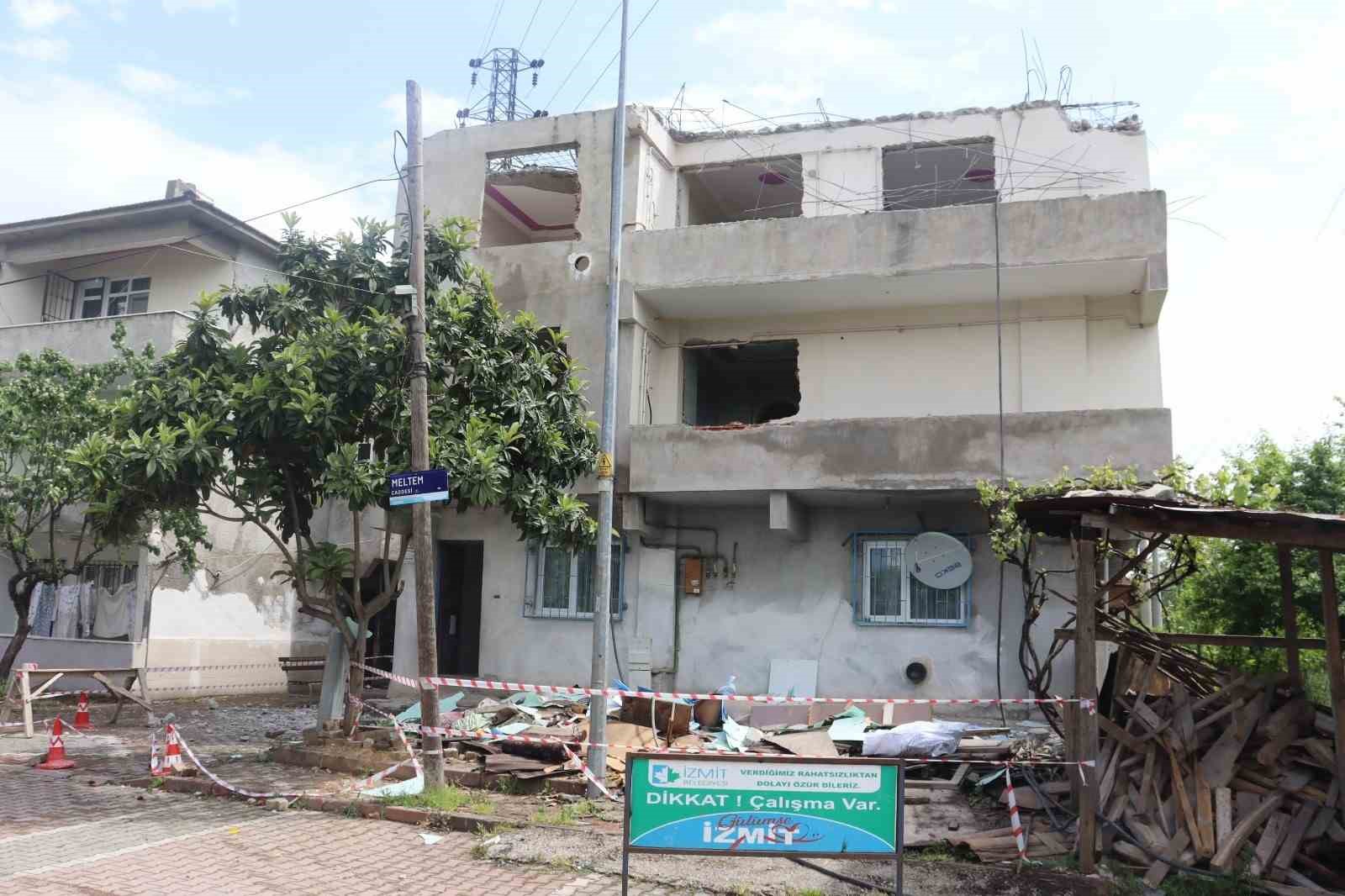 İZMİT BELEDİYESİ, 17 AĞUSTOS 1999 TARİHİNDE MEYDANA GELEN DEPREM SONRASI