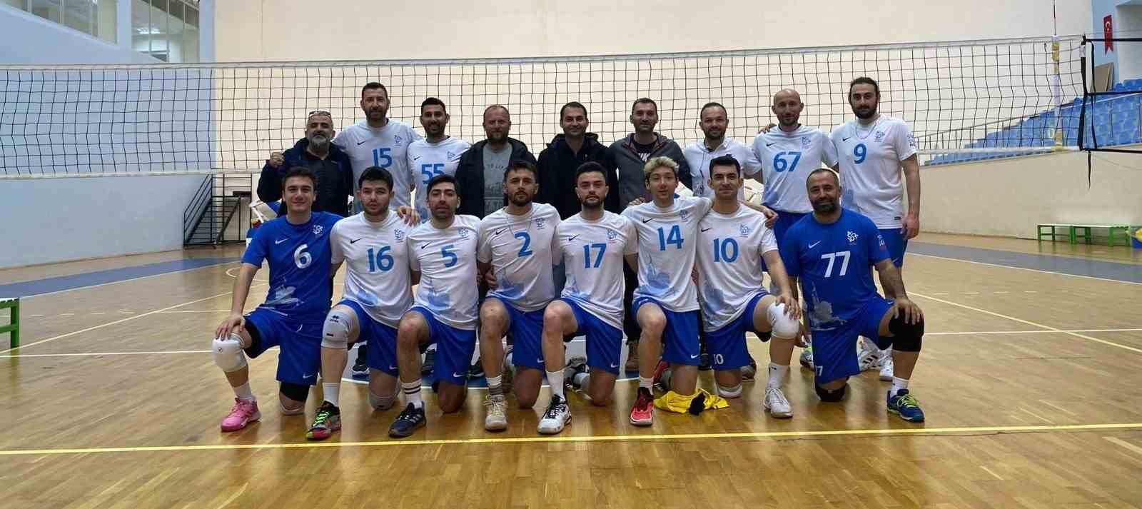DÜZCE BELEDİYESİ SPOR AKADEMİSİ VOLEYBOL TAKIMI 2. LİGE YÜKSELDİ.