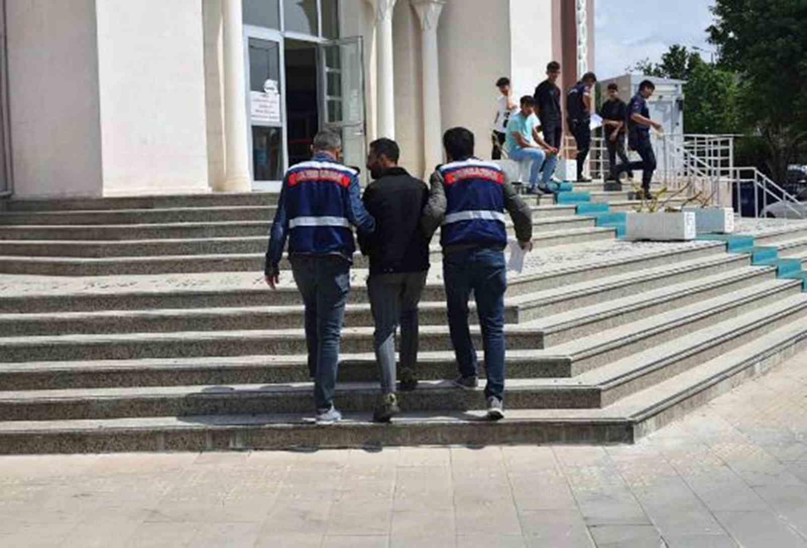 MUĞLA İL JANDARMA KOMUTANLIĞINCA ARANAN ŞAHISLARIN YAKALANMASINA YÖNELİK YAPILAN ÇALIŞMALAR