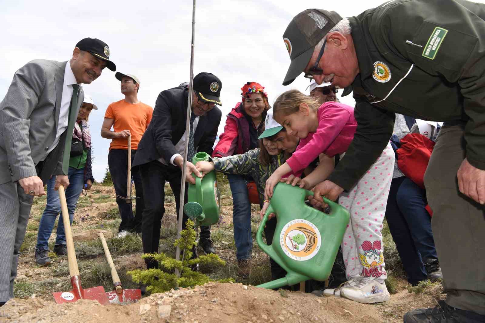 ANADOLU ÜNİVERSİTESİ, KUŞAKLAR ARASI DAYANIŞMA KULÜBÜ, TAZELENME ÜNİVERSİTESİ VE ESKİŞEHİR