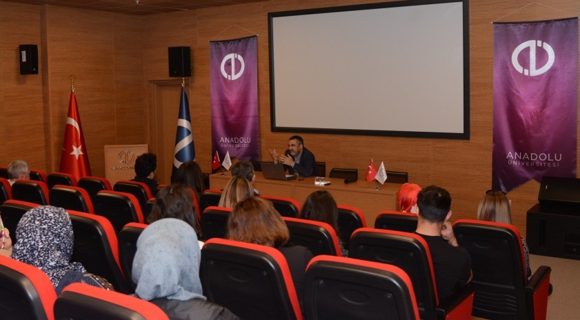 TÜDAM SİNEMA SALONU’NDA ANADOLU ÜNİVERSİTESİ EĞİTİM FAKÜLTESİ ÖĞRETİM ÜYESİ PROF.