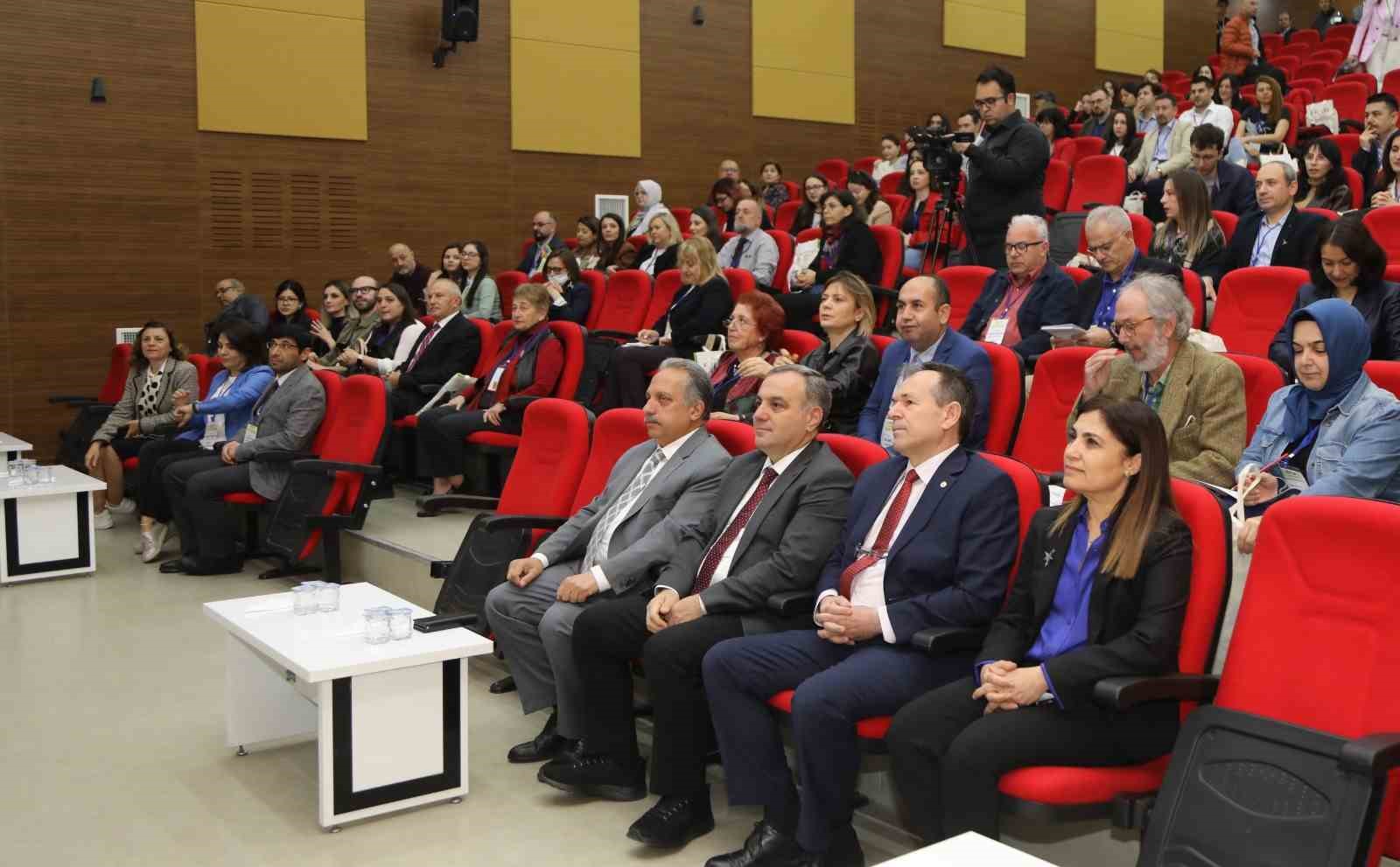 “36. ULUSAL DİLBİLİM KURULTAYI” ERCİYES ÜNİVERSİTESİ (ERÜ) EDEBİYAT FAKÜLTESİ EV