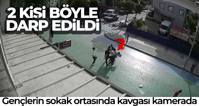 Kocaeli’nin İzmit ilçesinde gençlerin sokak ortasında kavgası “pes” dedirtti. 3