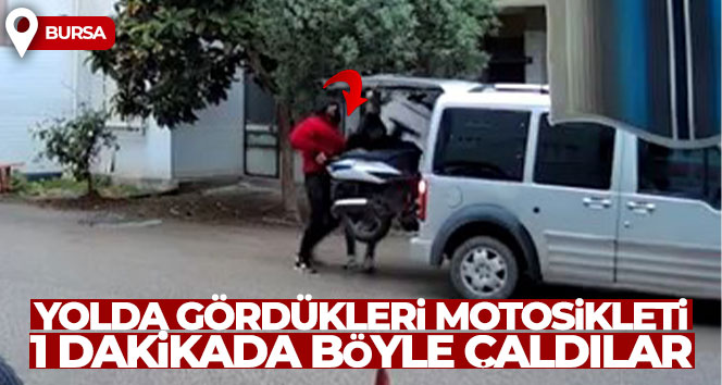 Yolda gördükleri motosikleti 1 dakikada böyle çaldılar BURSA’DA HAFİF TİCARİ ARAÇLA SEYİR HALİNDEKİ 3 HIRSIZ YOLDA MOTOSİKLET