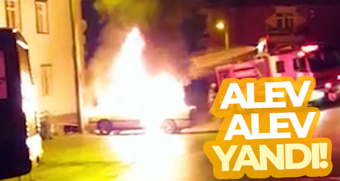Kırıkkale’de gece saatlerinde alevlere teslim olan park halindeki otomobil demir