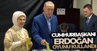 Cumhurbaşkanı Recep Tayyip Erdoğan, oyunu Üsküdar’daki Saffet Çebi Ortaokulu’nda kullandı.