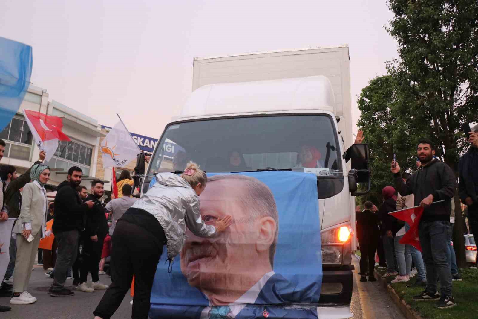 CUMHURBAŞKANI RECEP TAYYİP ERDOĞAN'IN KESİN OLMAYAN NETİCELERE GÖRE ELDE ETTİĞİ