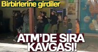 Denizli’de ATM önünde para çekmek için sırada bekleyen kadınlar arasında