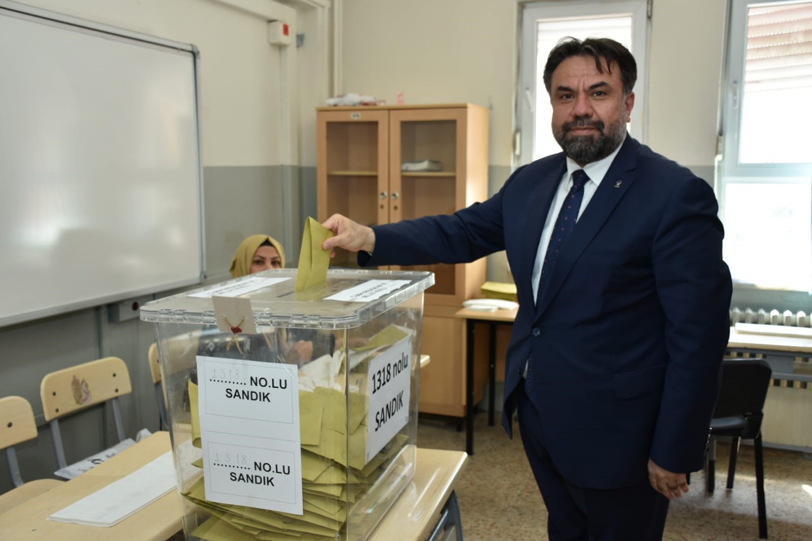 AK Parti Balıkesir İl Başkanı Ekrem Başaran oyunu kullandı