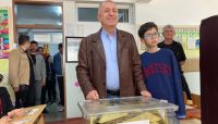 Zafer Partisi Genel Başkanı Ümit Özdağ, oyunu Ankara’daki TSK Mehmetçik
