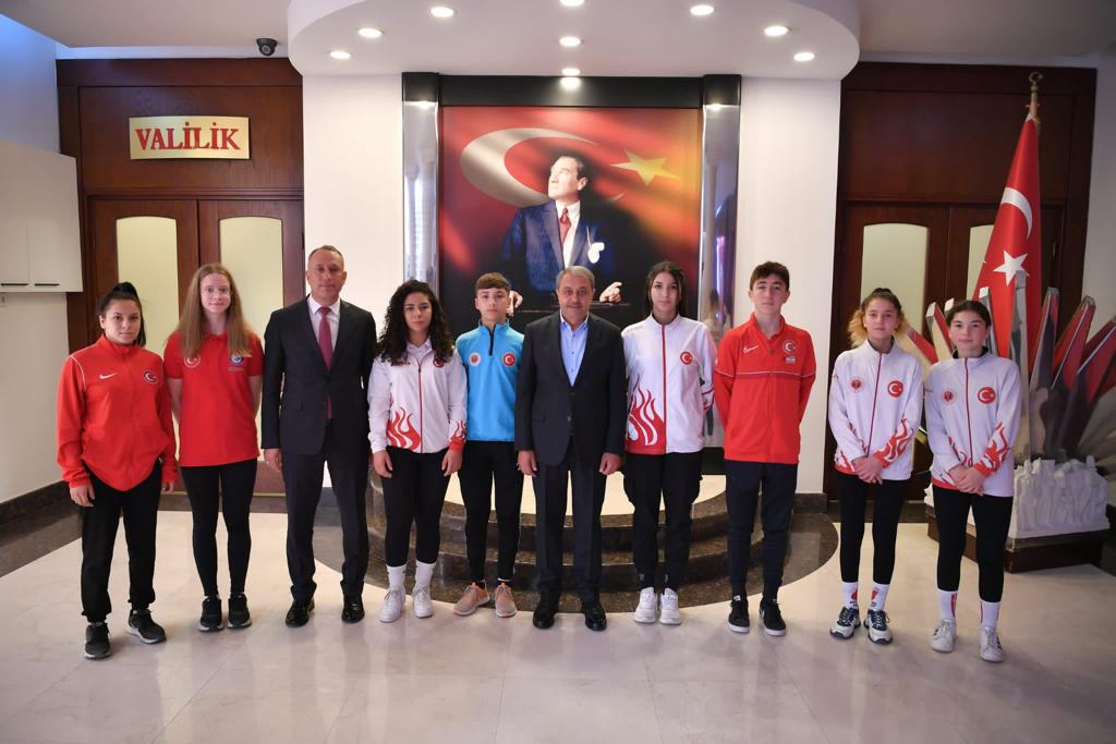 Ulusal ve uluslararası spor müsabakalarında aldıkları derecelerle Balıkesir’in adını dünyaya