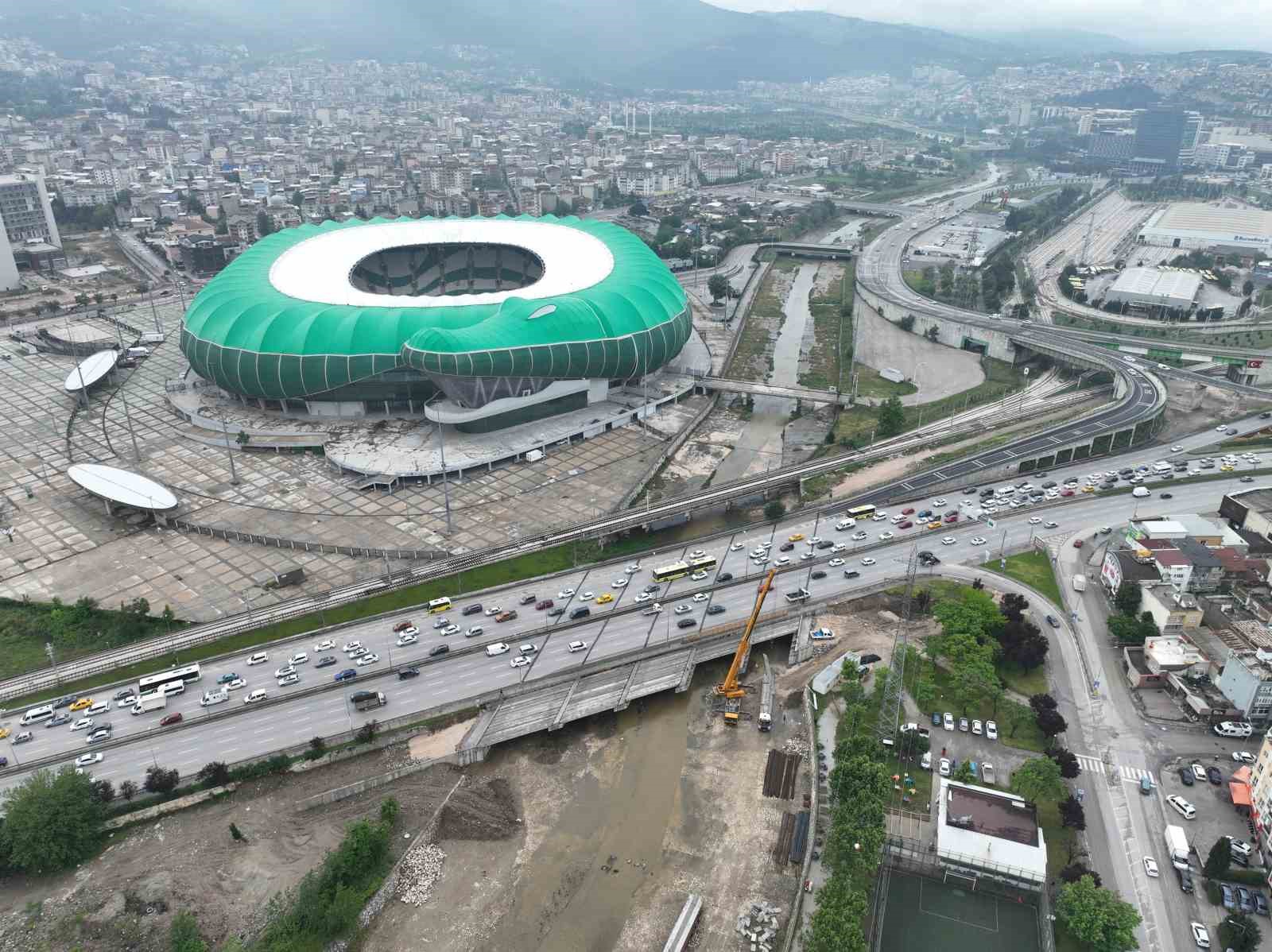 BURSA BÜYÜKŞEHİR BELEDİYESİ’NİN ACEMLER TRAFİĞİNİ RAHATLATMAK HEDEFİYLE BAŞLATTIĞI SOĞUKKUYU KÖPRÜSÜ