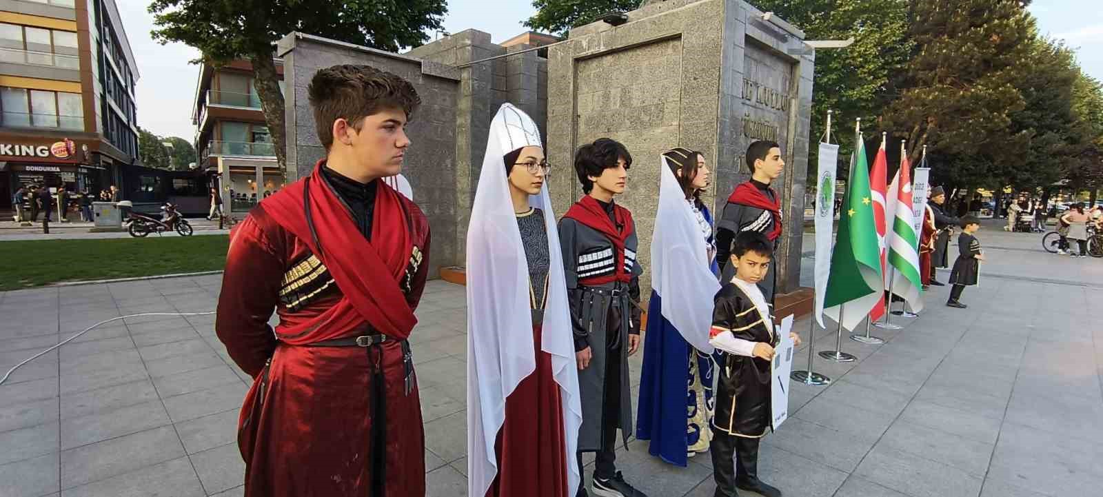 DÜZCE'DE ÇERKEZLER, ÇARLIK RUSYASI’NIN, KAFKASLARDAN ÇERKES HALKINI SÜRGÜNE GÖNDERMESİNİN 159.
