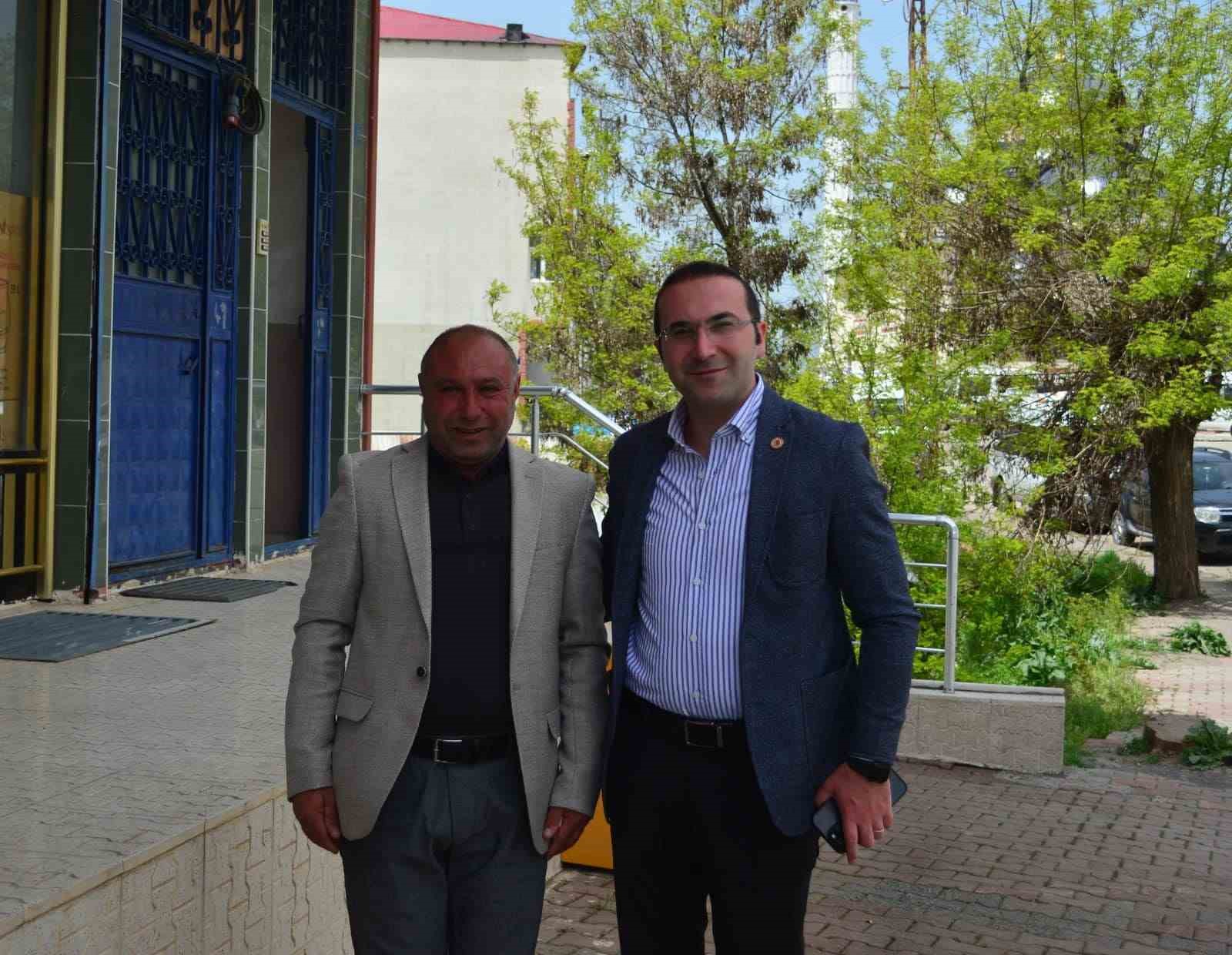 BİNGÖL’ÜN ADAKLI İLÇESİ KAYMAKAMI AHMET TAN, İLÇEDE YAŞAYAN ENGELLİ BİREYLERİ