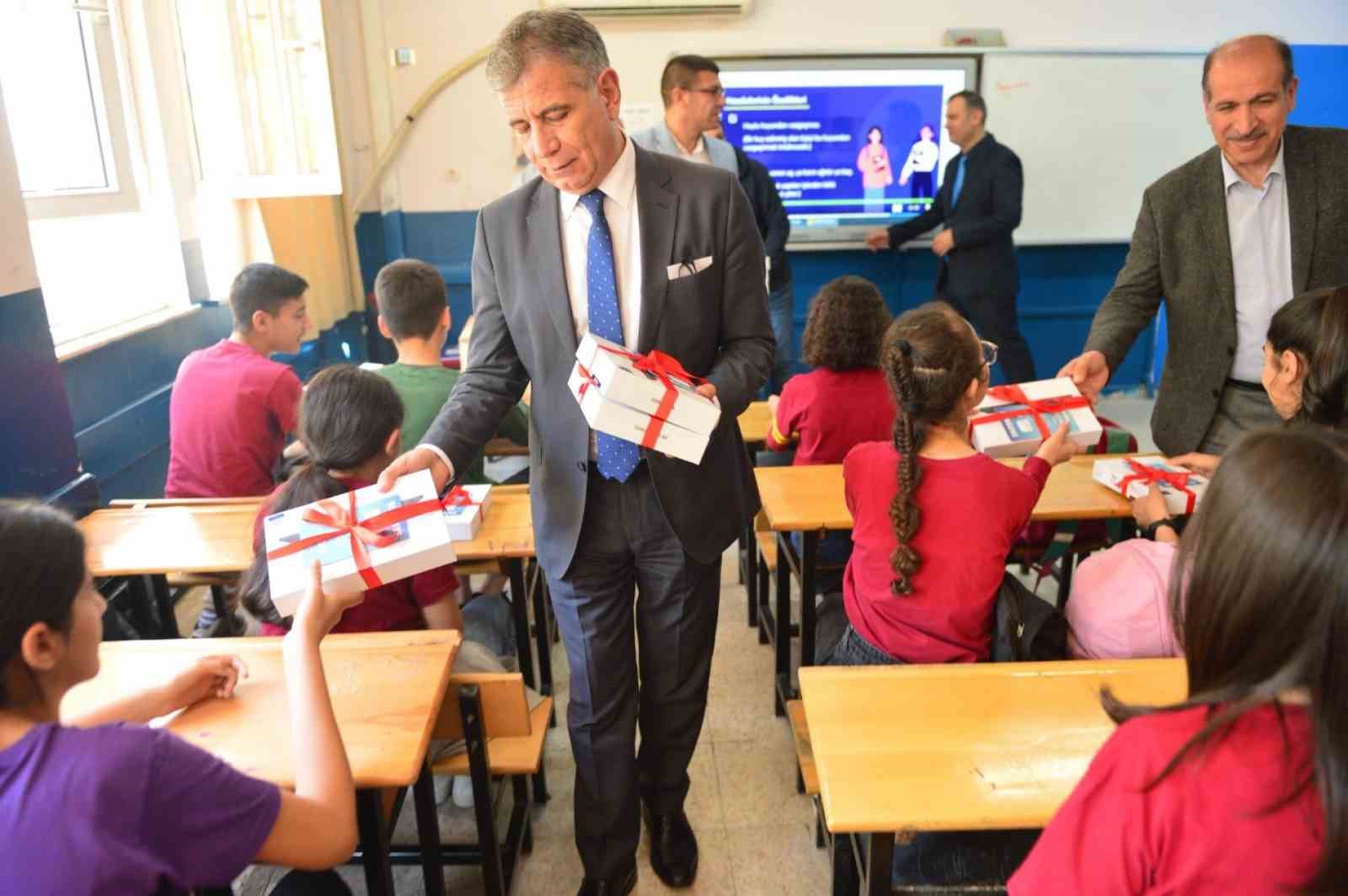 ADANA’DA DEPREMDEN ETKİLENEN DESTEKLEME VE YETİŞTİRME KURSLARINA DEVAM EDEN TÜM