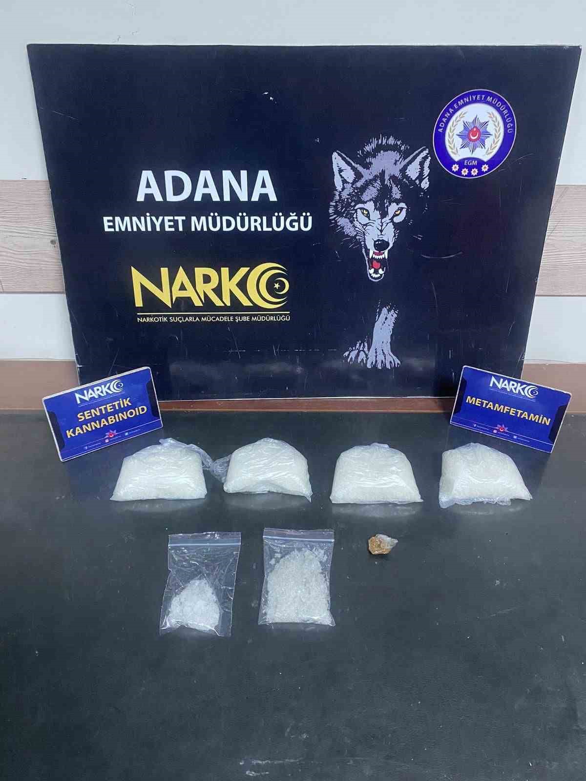 ADANA’DA UYUŞTURUCU SATTIĞI ÖNE SÜRÜLEREK GÖZALTINA ALINAN 5 ŞÜPHELİ TUTUKLANDI.