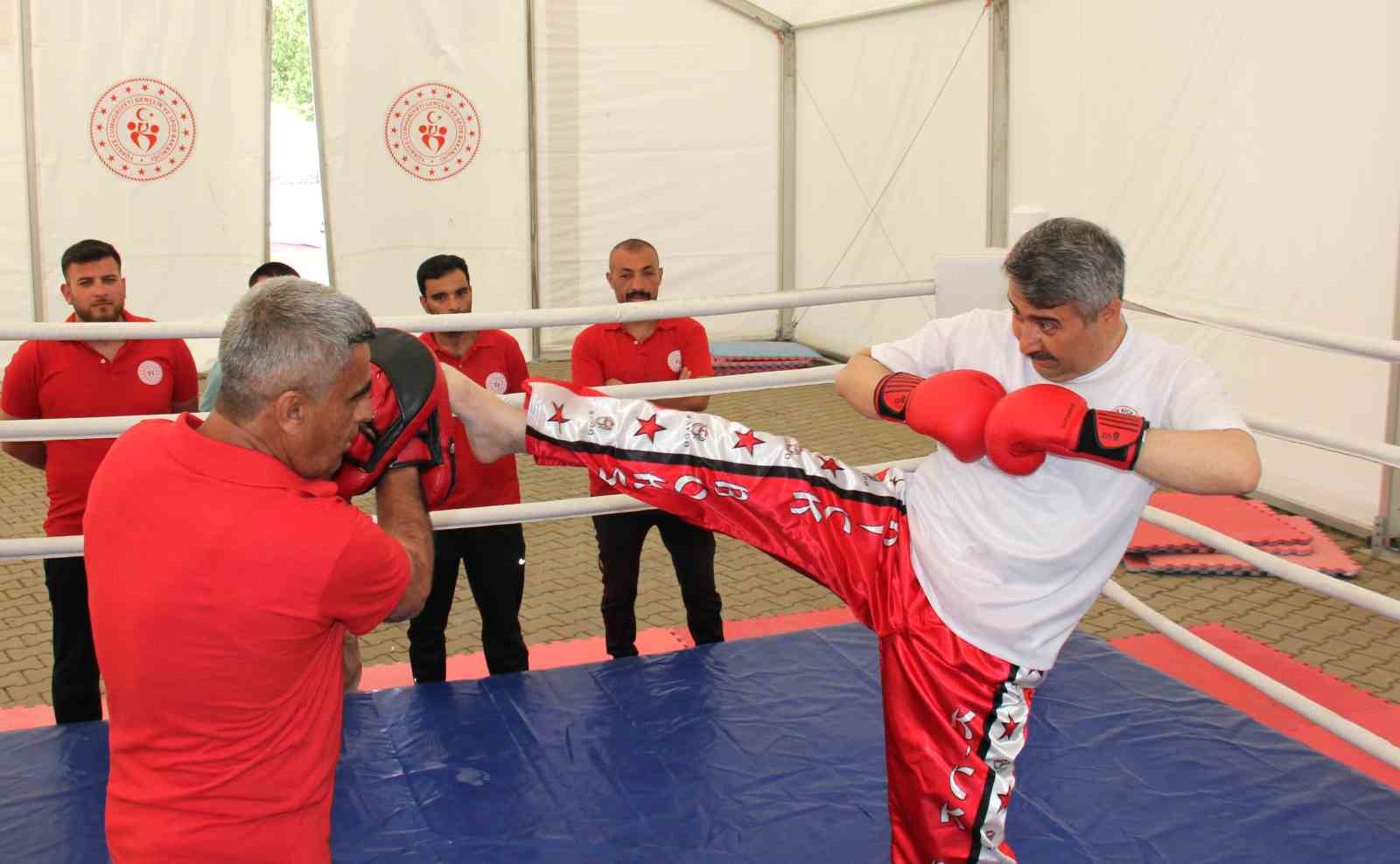 ADIYAMAN’IN ÇİÇEĞİ BURNUNDA Kİ KİCK BOKS SPORCUSU MİLLETVEKİLİ MUSTAFA ALKAYIŞ,