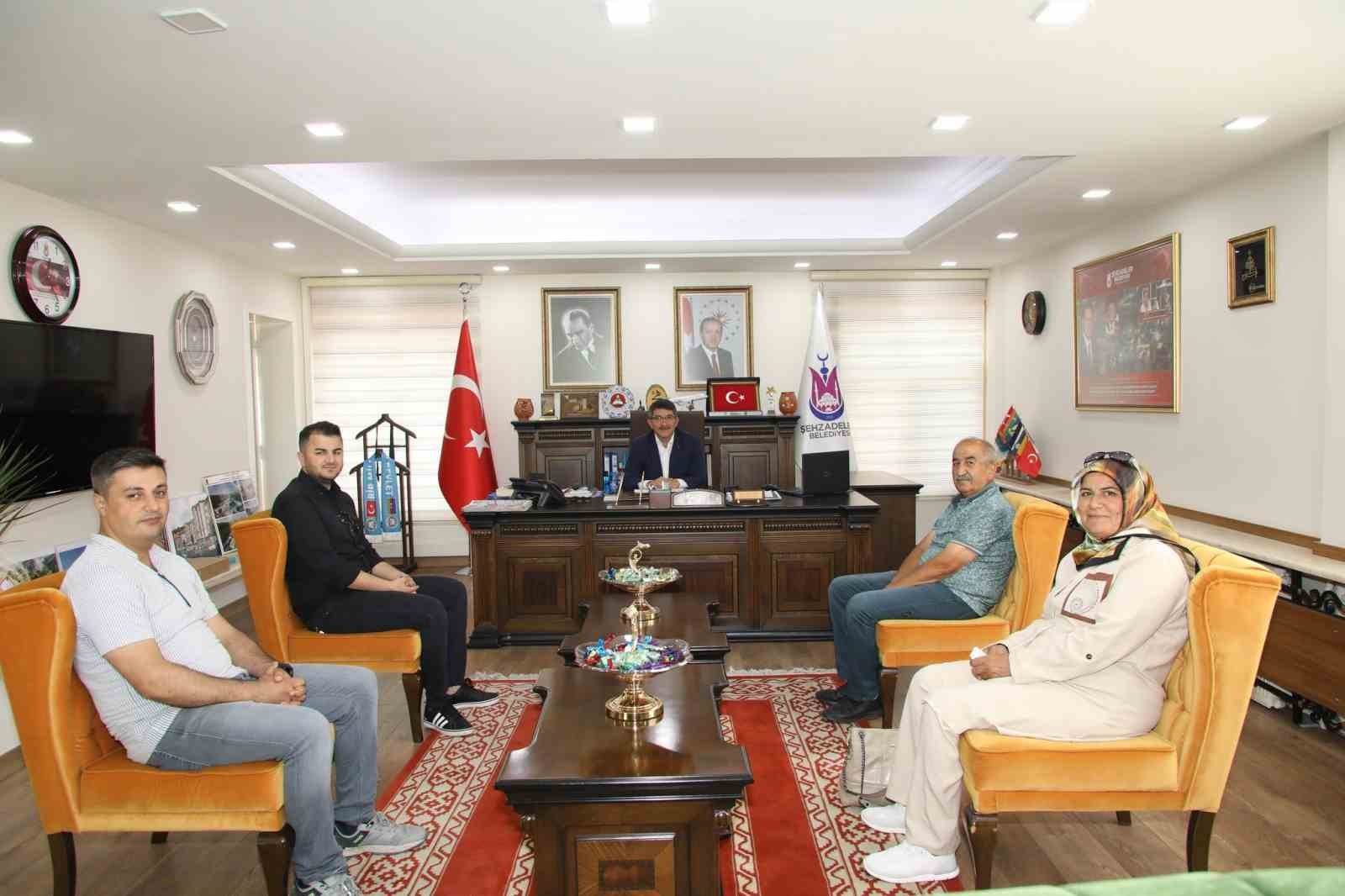 KAHRAMANMARAŞ MERKEZLİ DEPREMDEN ETKİLENEN ADIYAMAN’DA, ŞEHZADELER BELEDİYESİ'NİN KURDUĞU MOBİL AŞEVİNDEN
