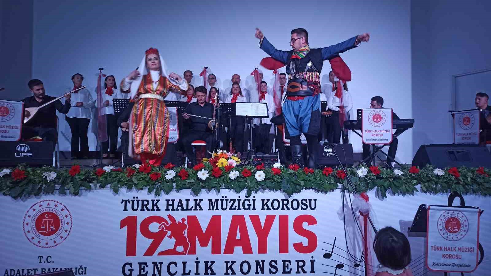 SAMSUN BAFRA ADLİYESİ TÜRK HALK MÜZİĞİ KOROSU TARAFINDAN 19 MAYIS
