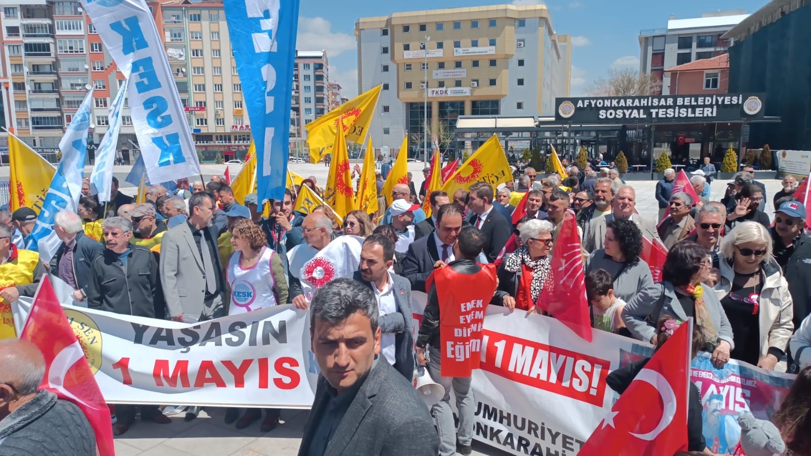 AFYONKARAHİSAR’DA 1 MAYIS EMEK VE DAYANIŞMA GÜNÜ DOLAYISIYLA BASIN AÇIKLAMASI