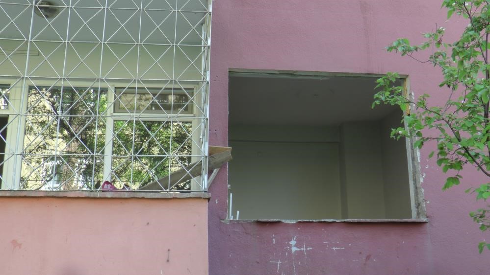 6 ŞUBAT’TAKİ DEPREMLERİN ARDINDAN KAYSERİ’DE ŞEHİR MERKEZİNDE AĞIR HASAR ALAN