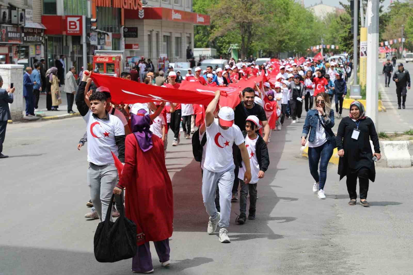 AĞRI’DA 19 MAYIS COŞKUYLA KUTLANDI