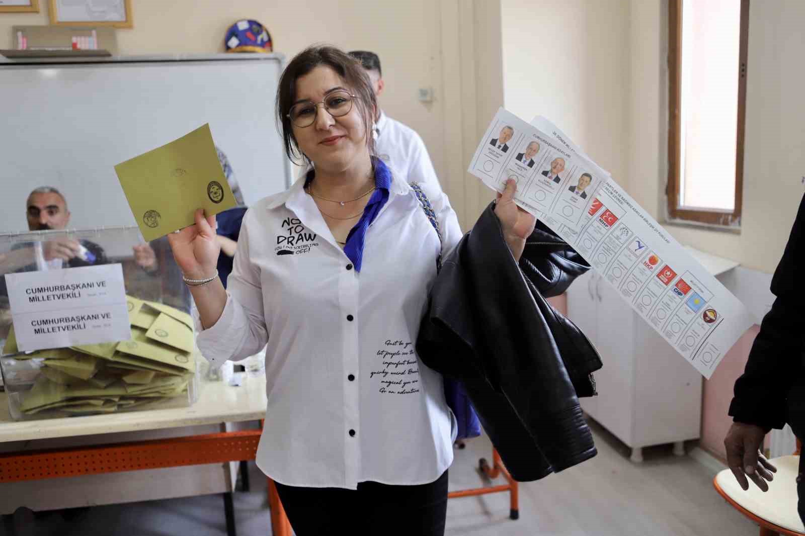 AĞRI’DA CUMHURBAŞKANI VE 28'İNCİ DÖNEM MİLLETVEKİLLİĞİ GENEL SEÇİMLERİ İÇİN OY