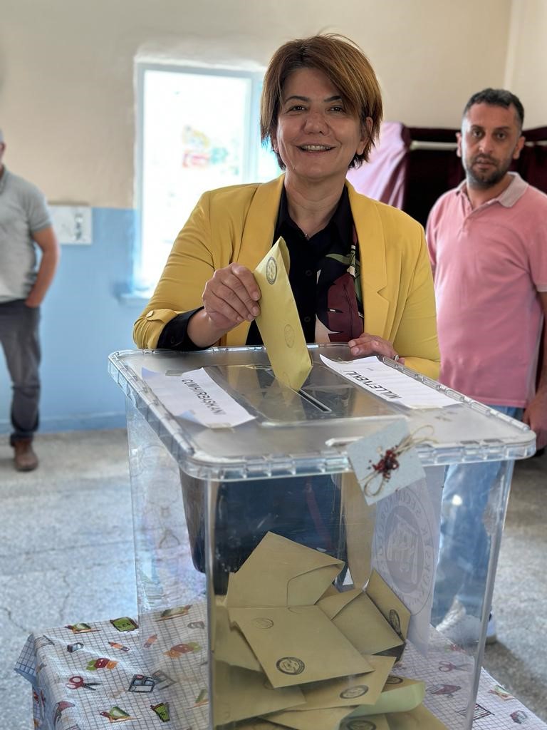 SUNA KEPOLU ATAMAN, SİLVAN İLÇESİNDE OYUNU KULLANDI.