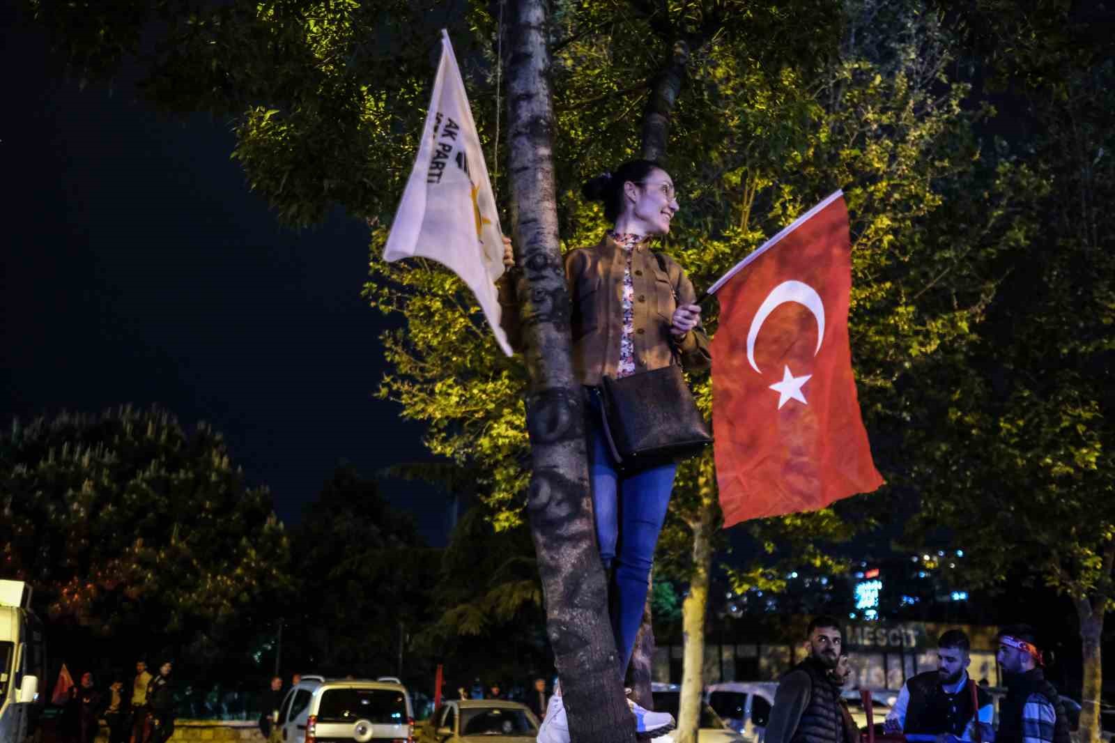 CUMHURBAŞKANI VE 28. DÖNEM MİLLETVEKİLİ GENEL SEÇİMLERİ'NDE OY KULLANMA İŞLEMİNİN