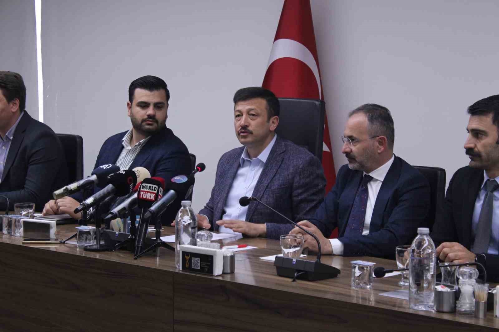 PARTİSİNİN İL BAŞKANLIĞI BİNASINDA, ÖNÜMÜZDEKİ 5 YILLIK SÜREÇTE İZMİR’DE HAYATA
