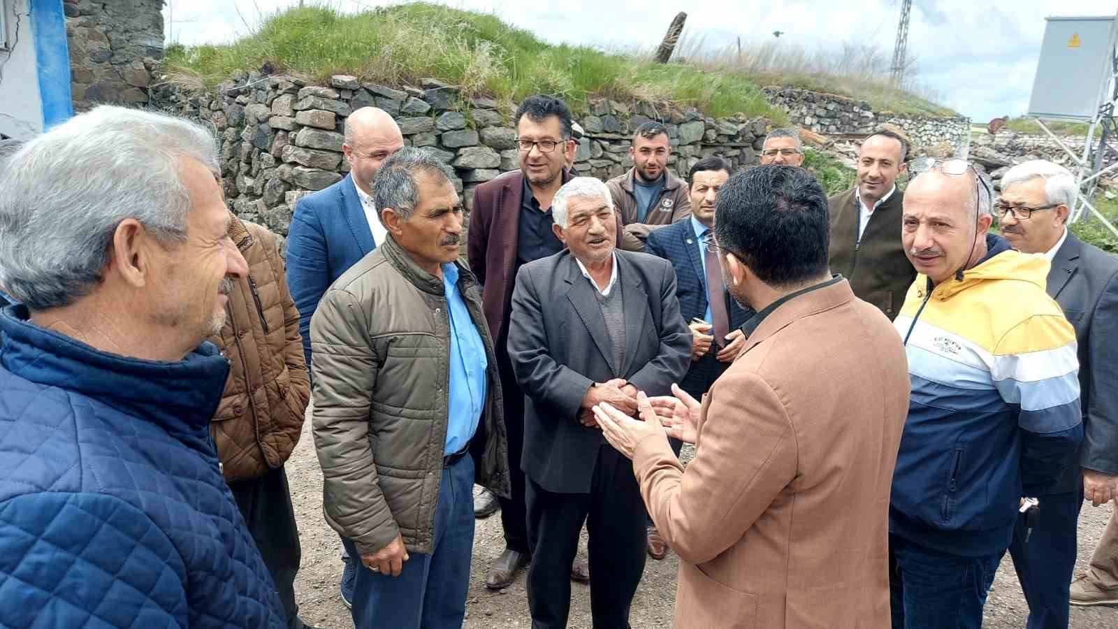AK PARTİ MİLLETVEKİLİ ÇALKIN, KAPI KAPI DOLAŞIYOR(KARS-İHA)