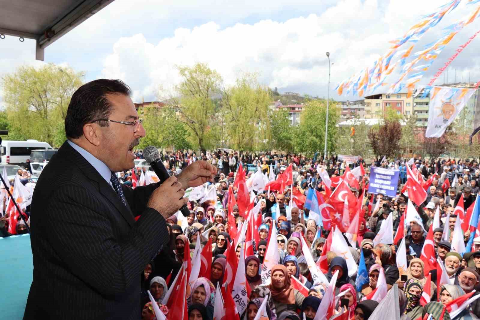 AK PARTİ’NİN ERZURUM’UN OLTU İLÇESİNDE DÜZENLEDİĞİ MİTİNGE  İLK YERLİ