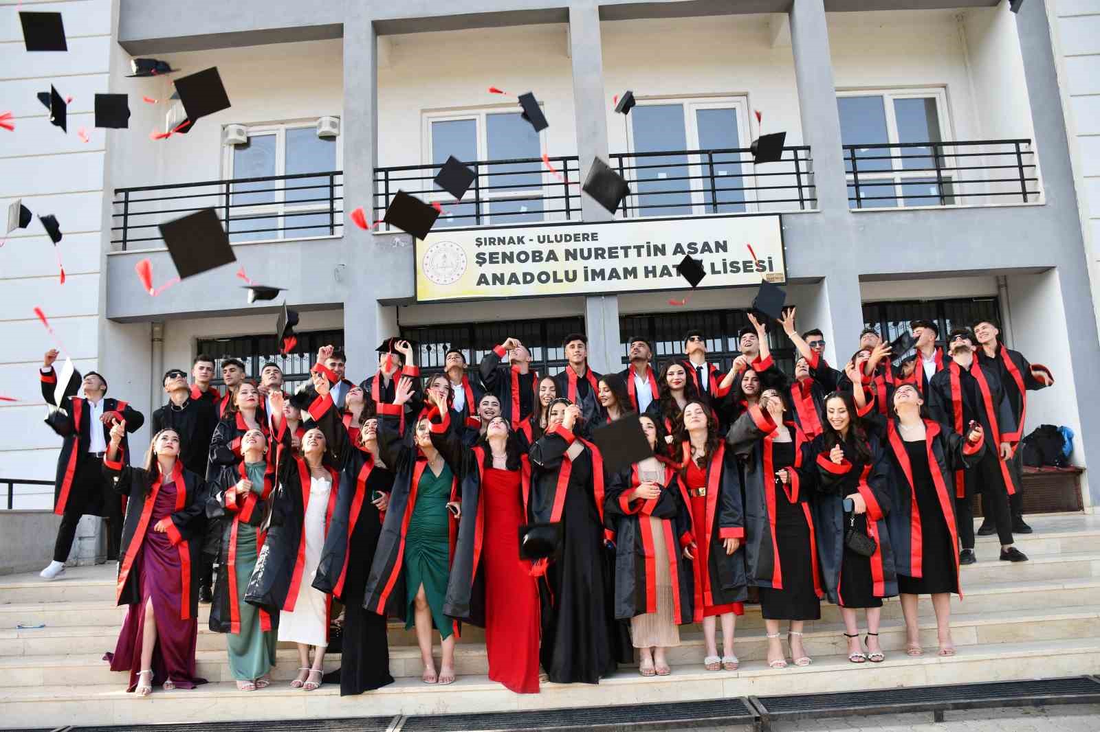ŞIRNAK’IN ULUDERE İLÇESİNE BAĞLI ŞENOBA BELDESİNDE AK PARTİLİ BELEDİYE BAŞKANI