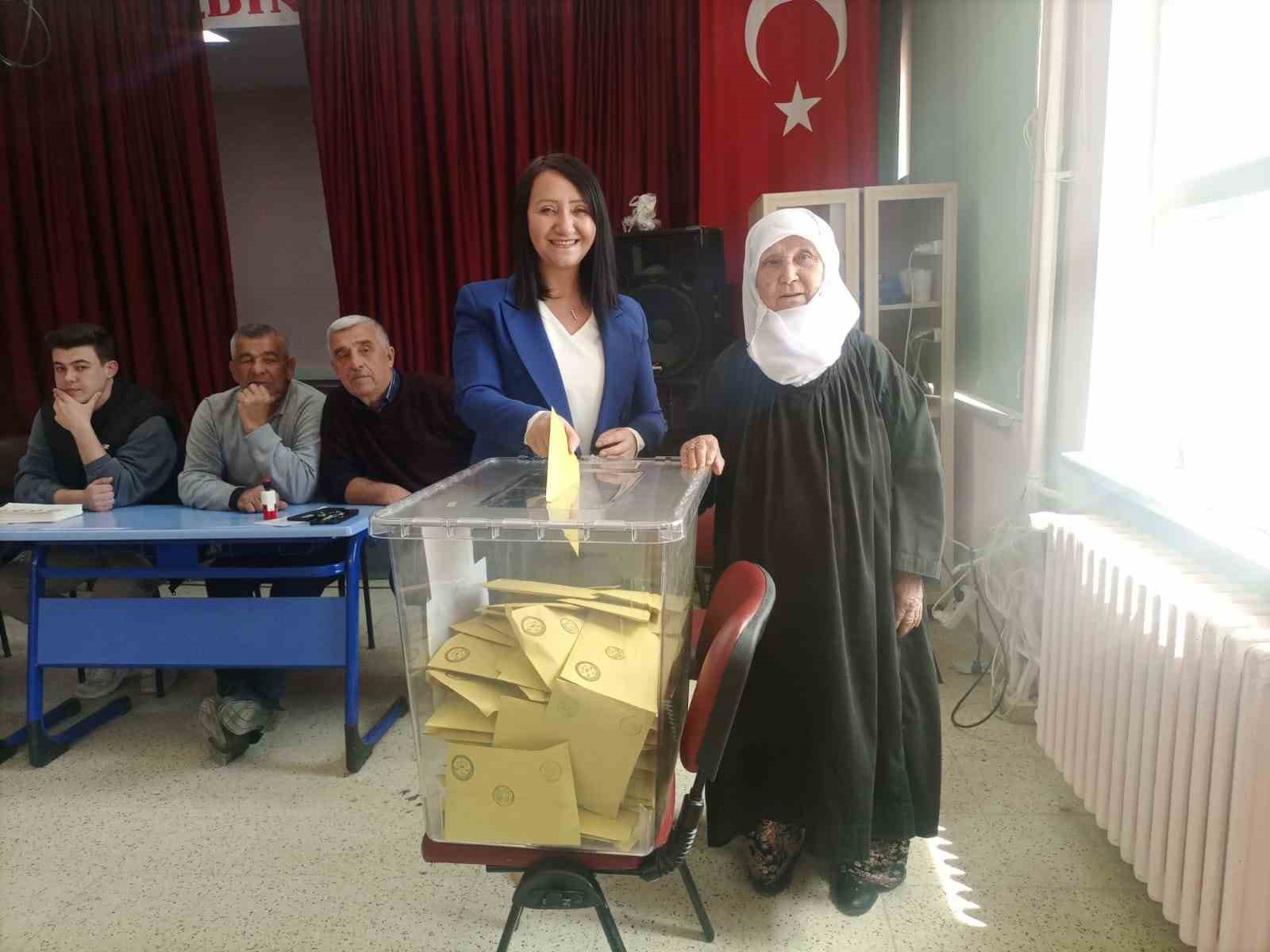 PAZARYERİ BELEDİYE BAŞKANI ZEKİYE TEKİN