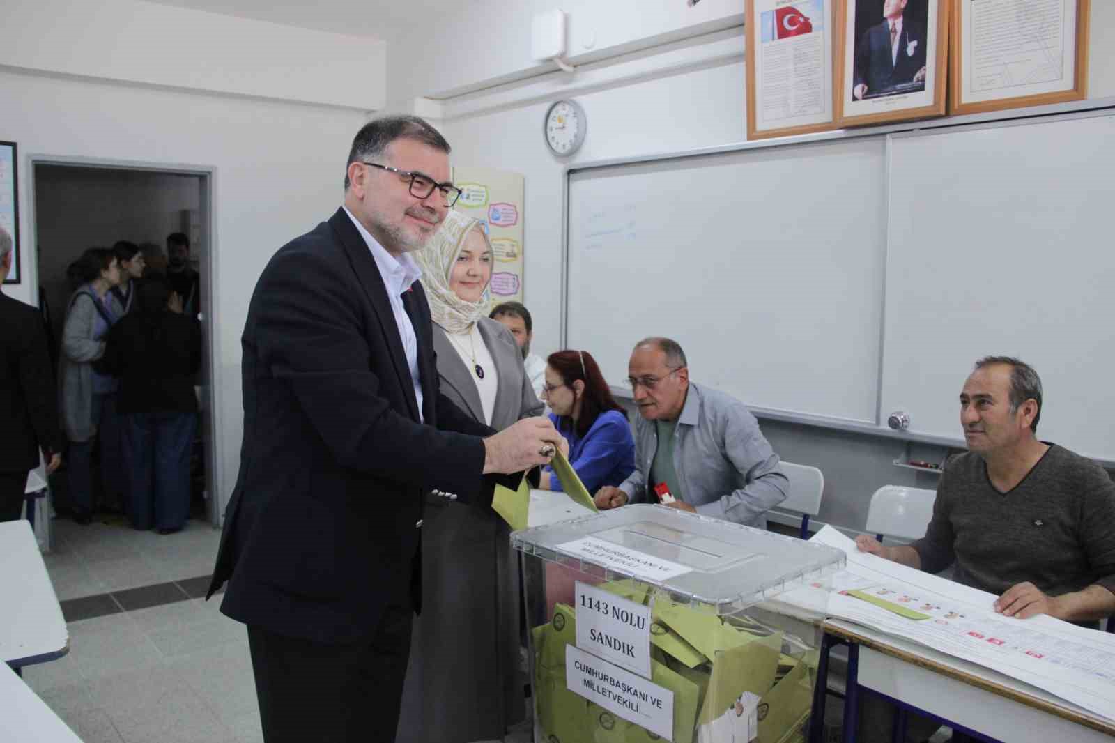 AK PARTİ İL BAŞKANI BİLAL SAYGILI, DOKTOR CAVİT ÖZYEĞİN İLKOKULU