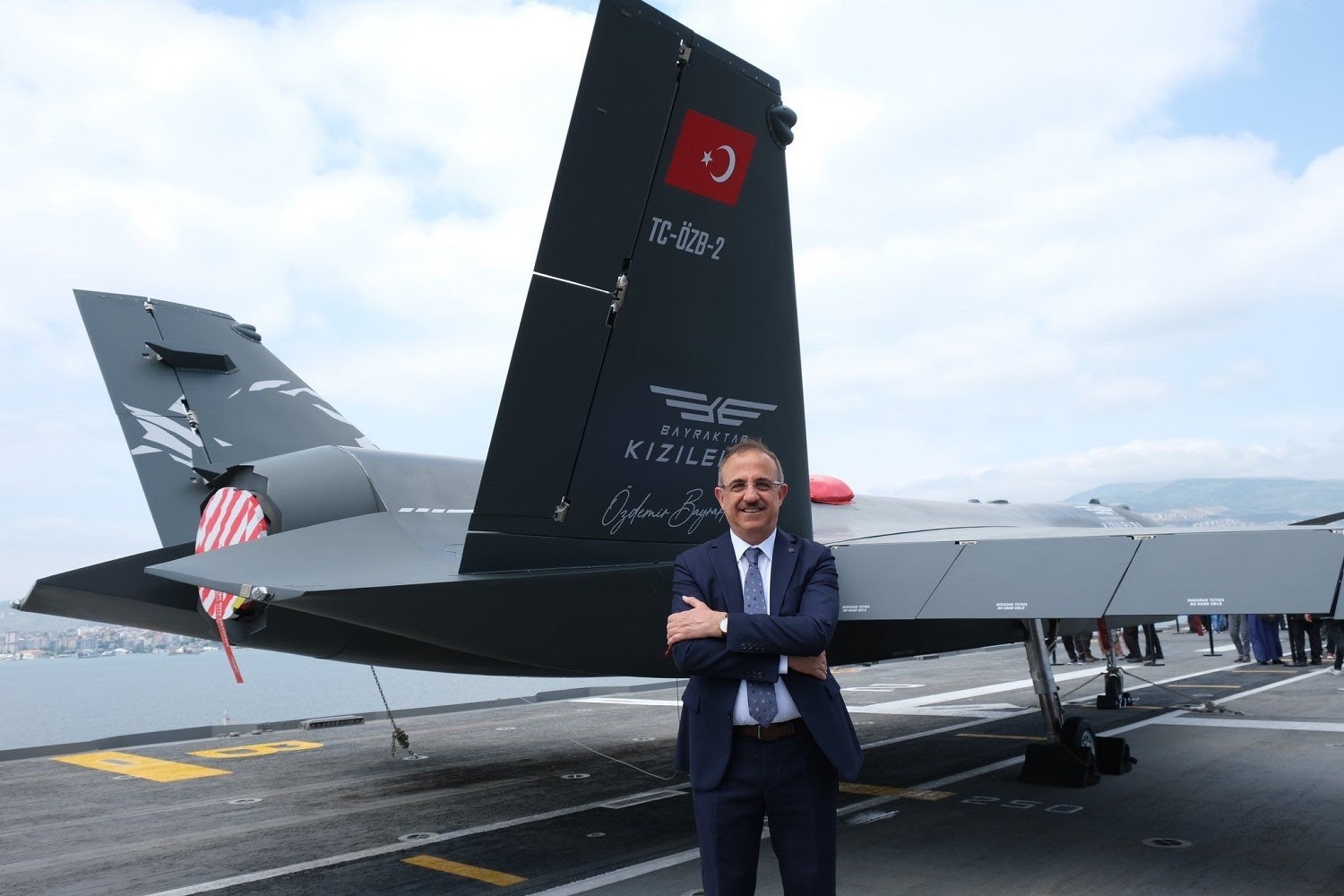 DÜNYANIN İLK SİHA GEMİSİ TCG ANADOLU’YU ZİYARET EDEN SÜREKLİ, “TCG