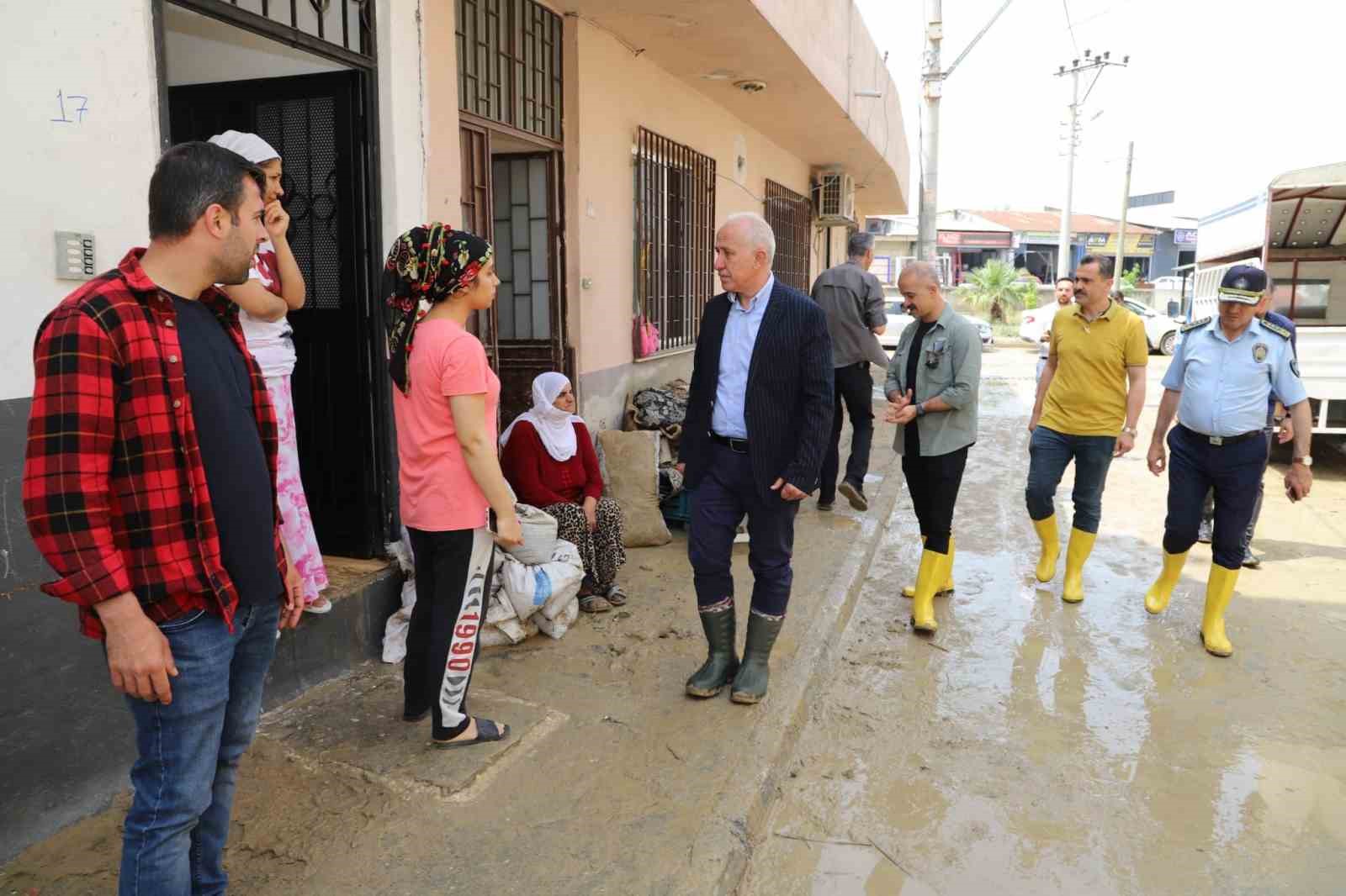 AKDENİZ BELEDİYE BAŞKANI MUSTAFA GÜLTAK, BERABERİNDE HAZİNE MALİYE BAKANI VE