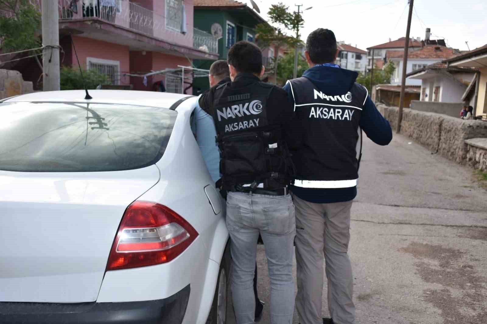 AKSARAY’DA ‘SOKAK SATICISI’ OLARAK TABİR EDİLEN UYUŞTURUCU TACİRLERİNE YÖNELİK 5