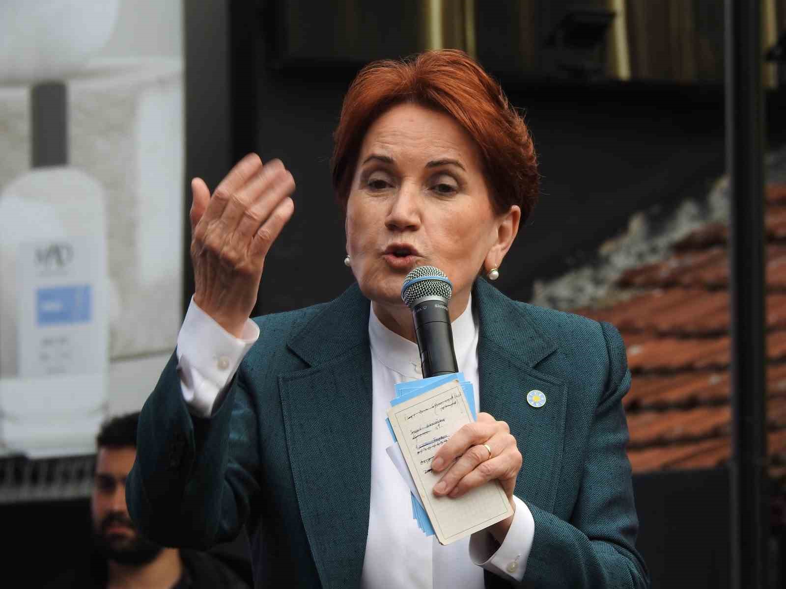 EDİRNE’NİN SARAÇLAR CADDESİ’NDE VATANDAŞLARA HİTAP EDEN İYİ PARTİ GENEL BAŞKANI